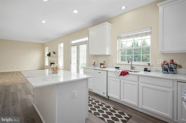 Building Photo - 6 Riggs Rd