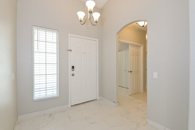 Building Photo - 10132 E Paseo San Bernardo