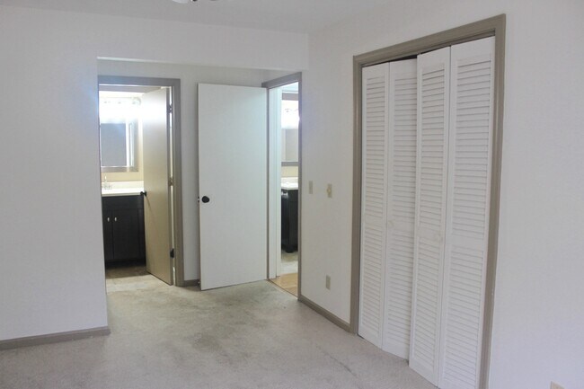 Building Photo - 2BR 2 Full Bath Condo with Modern Upgrades – Near Downtown Harrisonburg!