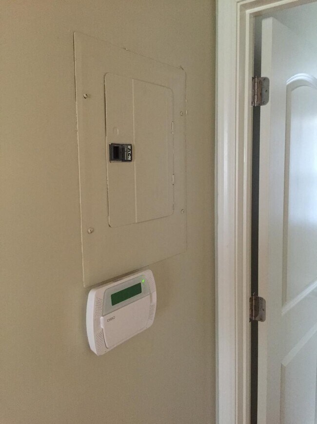 Building Photo - 8140 Whitburn Dr