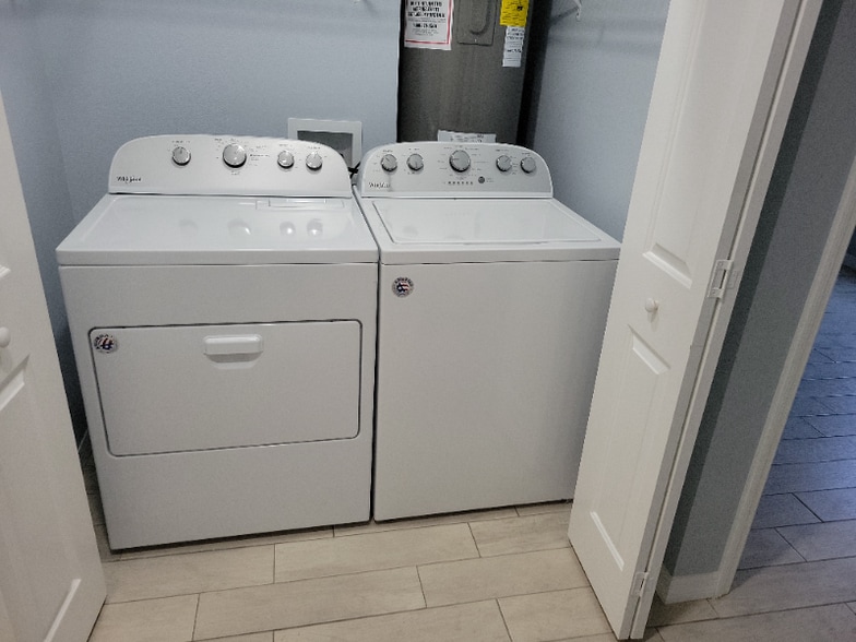 Building Photo - 2002 N St Vincent St