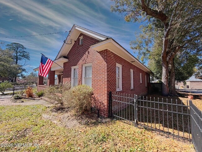 Building Photo - 3323 Park St