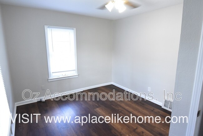 Building Photo - 5555 Farrow Ave