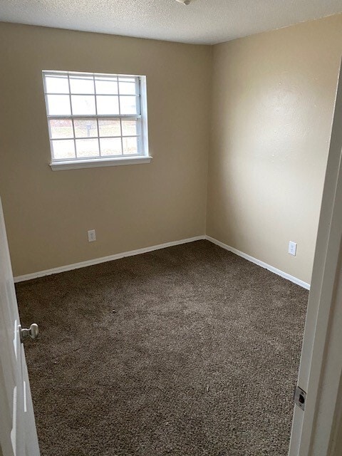 Building Photo - 204 Hardesty Dr