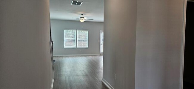 Building Photo - 1006 Northfield Dr