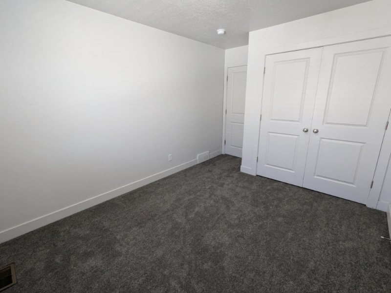 Building Photo - 144 W 1575 N