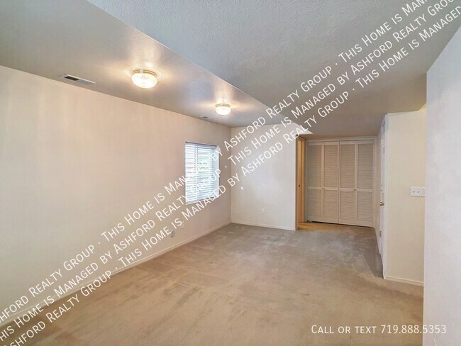 Building Photo - 3314 Castellon Dr