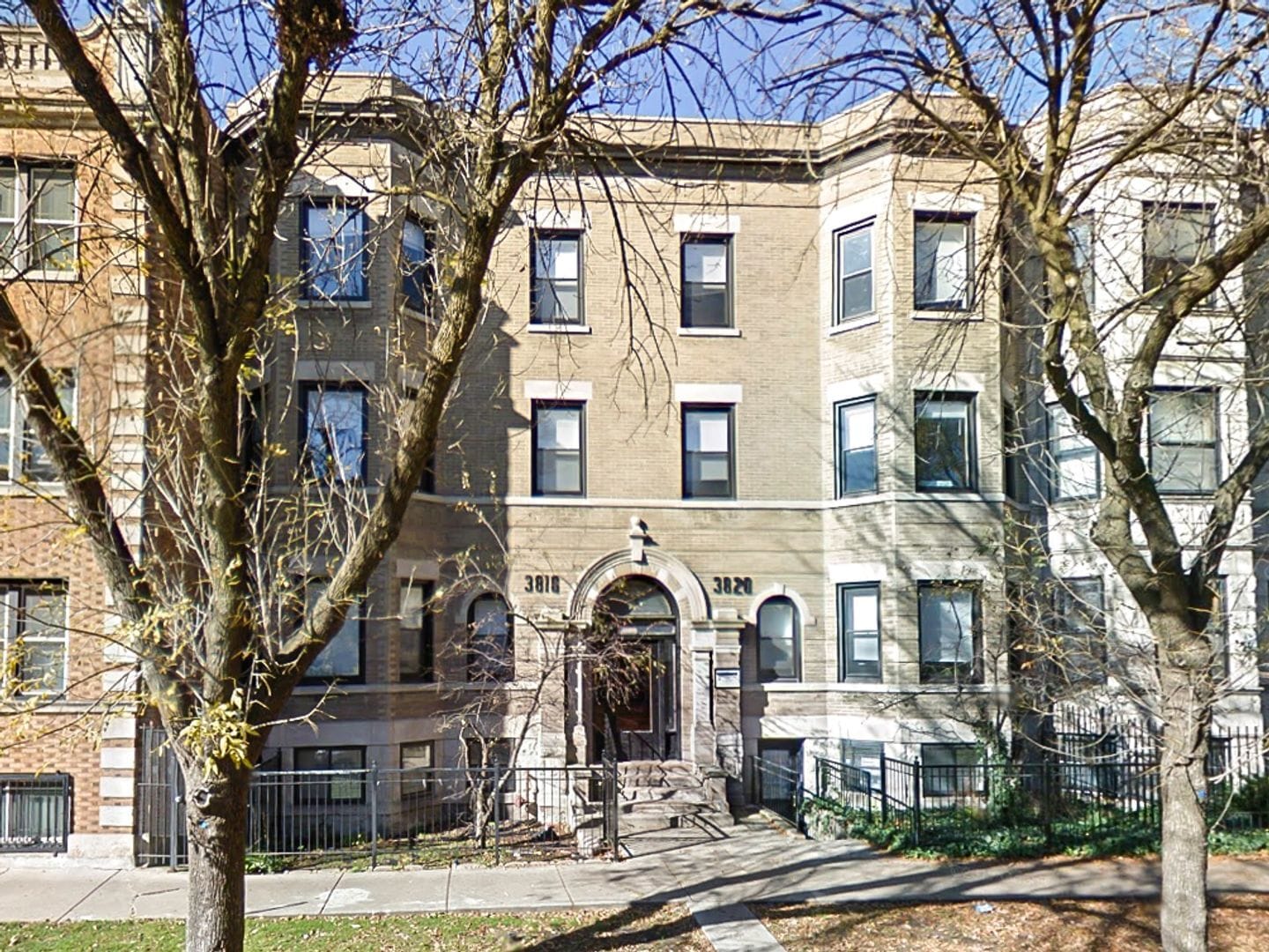 Building Photo - 3820 N Sheffield Ave