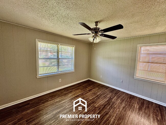 Building Photo - 3BR/2BA Memphis Rental with Hardwood Floors & Open Kitchen Layout