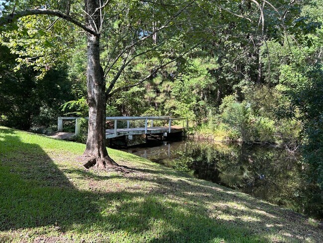 Building Photo - 1721 Fox Ridge Ct