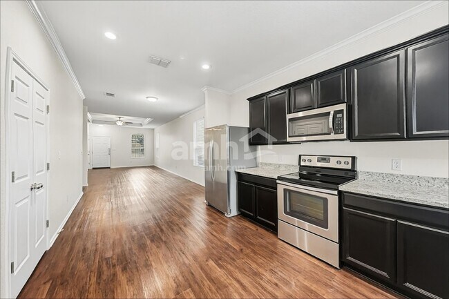 Building Photo - 150 Texas Thistle