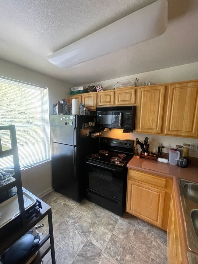 Building Photo - 3510 E Richmond Rd