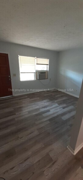 Building Photo - 1131 Lake Shore Blvd