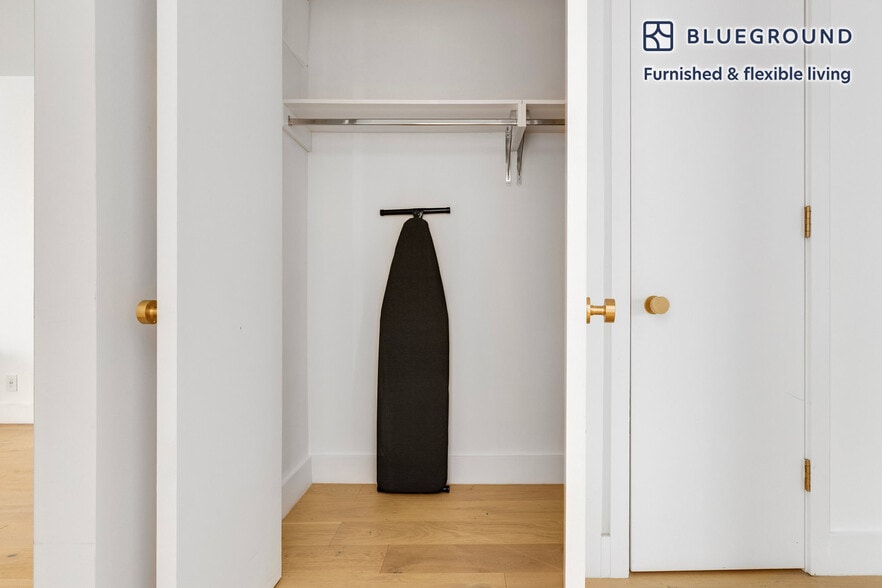 Building Photo - 145 Henry St