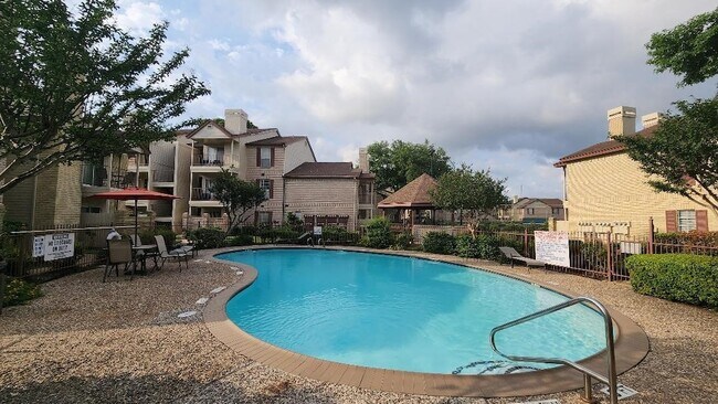 Building Photo - 2120 El Paseo St
