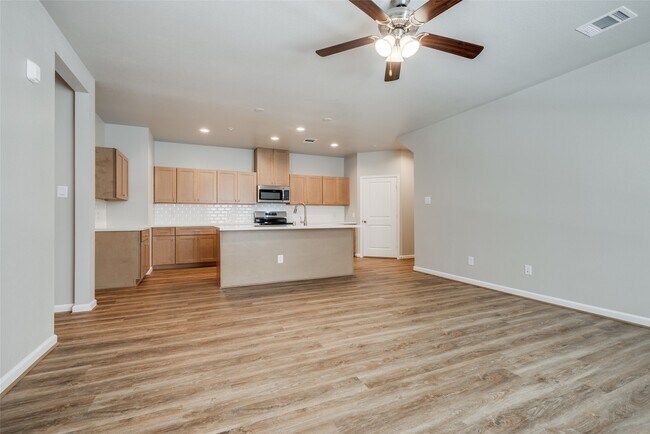 Building Photo - 107 Pk Pl Cir