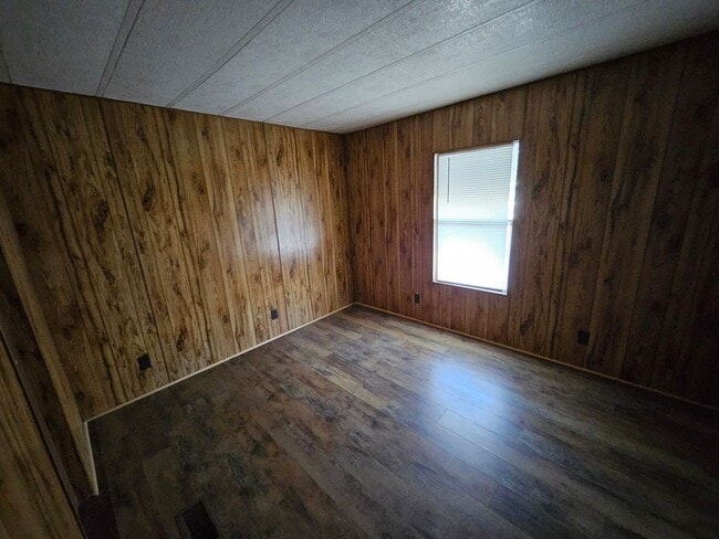 Building Photo - Newly Renovated 2 Bedroom Mobile in Bullhead City