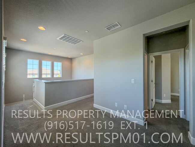 Building Photo - Beautiful Spacious El Dorado Hills Home in gated community