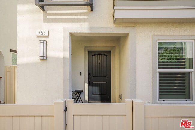 Building Photo - 756 Daniel Freeman Cir