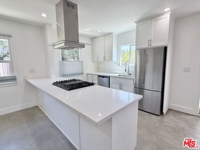 Building Photo - 4234 Verdugo Rd