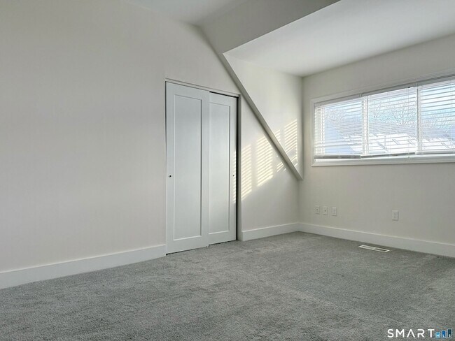 Building Photo - 40 Montoya Dr