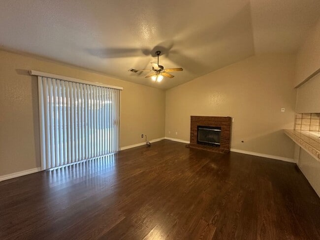 Building Photo - 1340 W Jean Ave