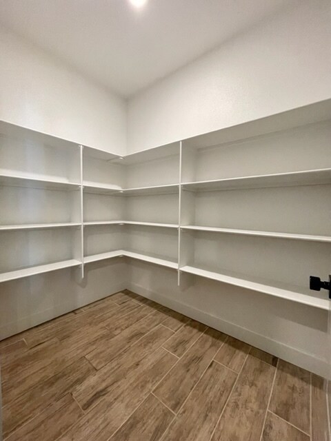 Building Photo - 912 Cook St