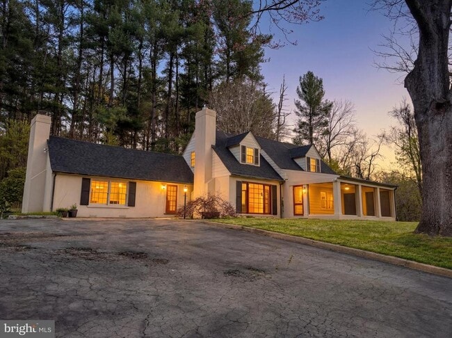 Building Photo - 37899 Snickersville Turnpike