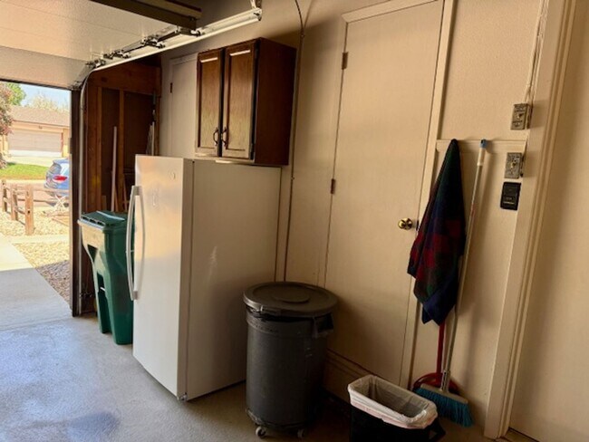 Building Photo - 2ND MONTH FREE FOR LEASE STARTING BY OCTOB...