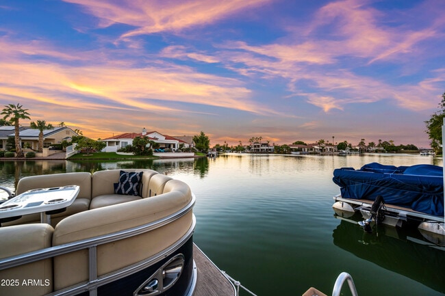 Building Photo - 1817 E Willow Tree Ct