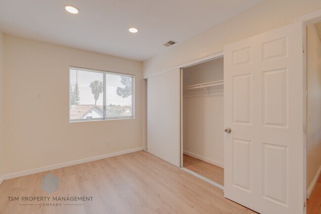 Building Photo - 4 Bed 3 Bath Single Family House with Large Backyard in Moreno Valley