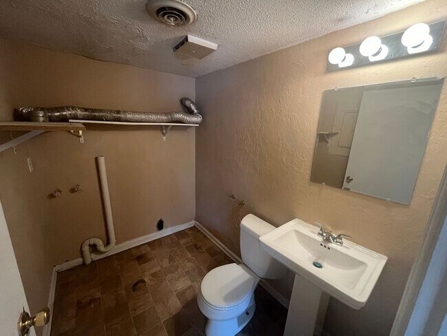 Building Photo - 716 Marley Way