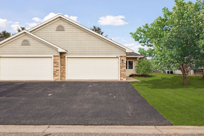 Building Photo - New Stainless Steel Appliances