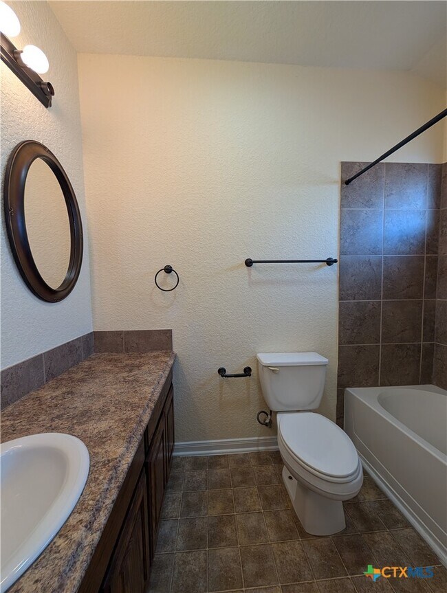 Building Photo - 1270 Hillcrest Dr