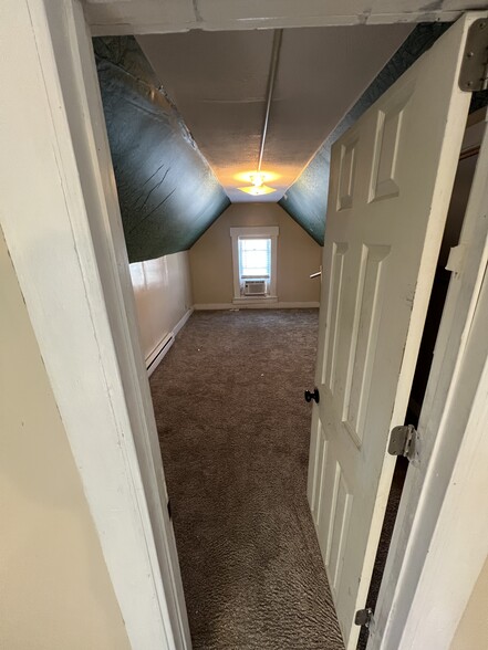 Bedroom 3 - 5108 Silver St