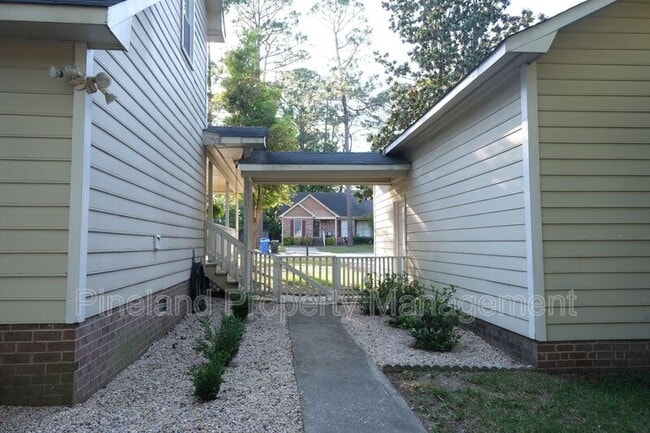 Building Photo - 405 Andros Dr
