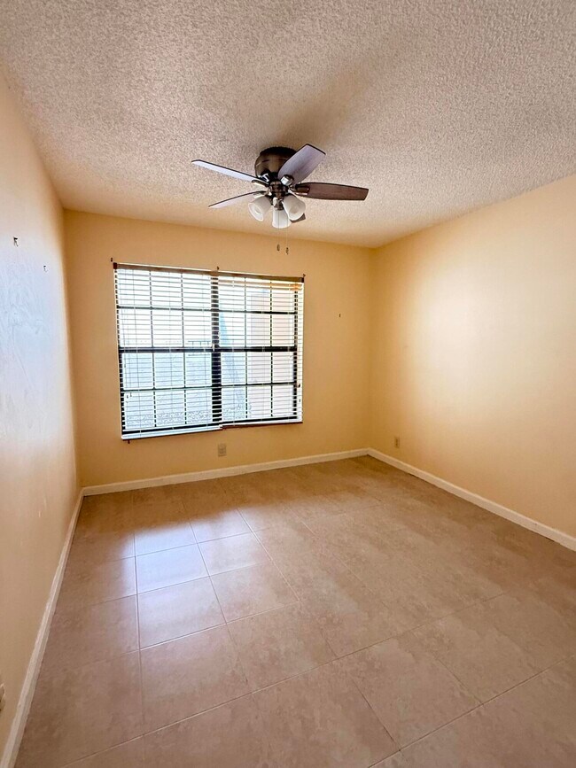 Building Photo - 3080 Inglewood Terrace