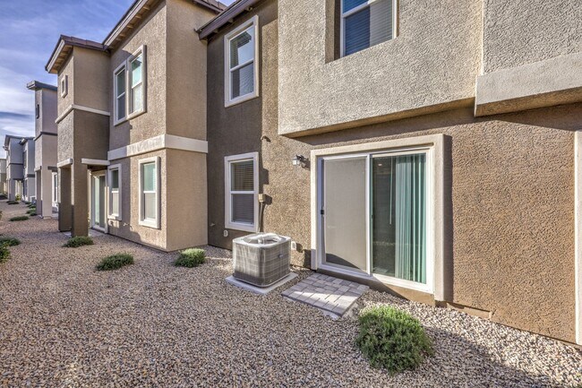 Building Photo - 4463 Honey Hls Ave