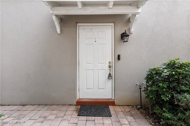 Building Photo - 5782 Cove Cir