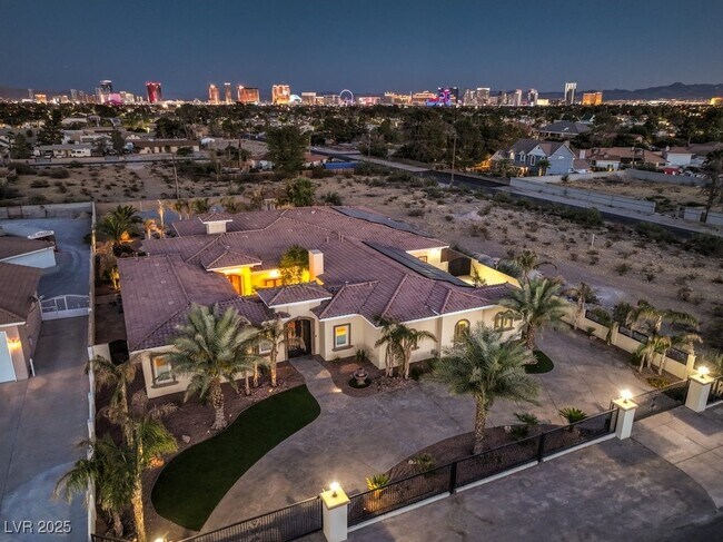 Building Photo - 2780 El Camino Rd