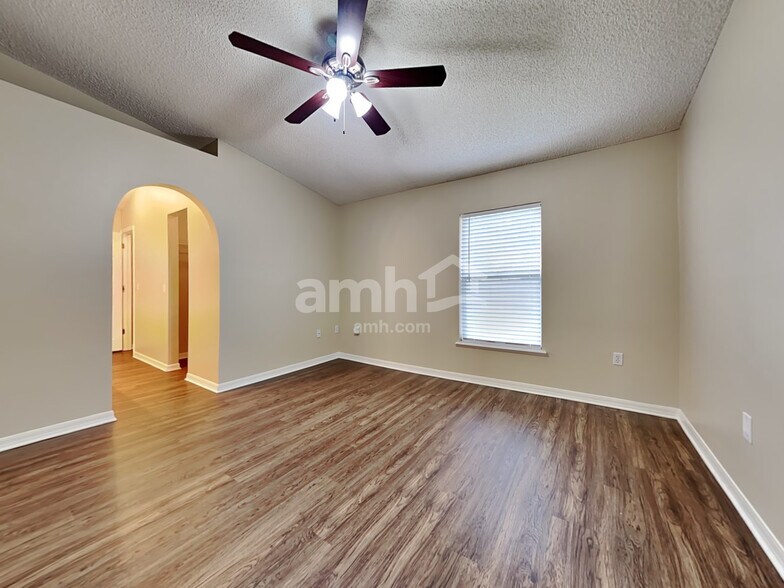 Building Photo - 1844 Saga Ct