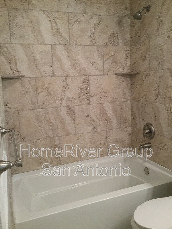 Building Photo - 3518 Pinebluff Dr