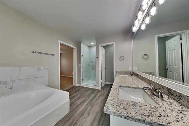 Building Photo - 9411 Bayou Bluff Dr