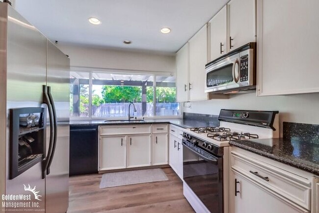 Building Photo - Stunningly Updated 3Bdm 2Ba Home Nearby Lake Murray!