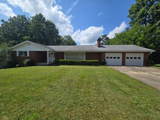 Building Photo - 3109 Dekalb Dr SW
