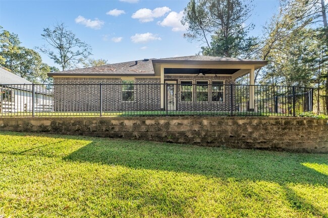 Building Photo - 9023 S Comanche Cir