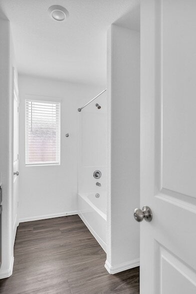 Building Photo - 18406 Cobalt Cove Ln