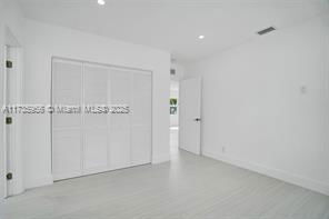 Building Photo - 7915 Hawthorne Ave