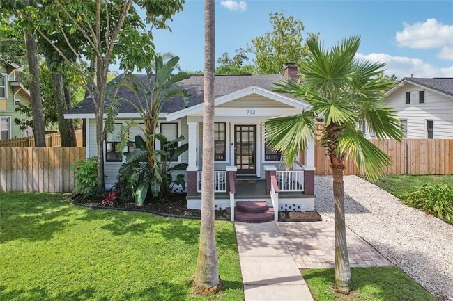 Building Photo - 712 E Caracas St