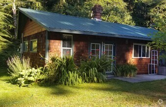 Building Photo - Herrera / Farrow (741 Ellwood Drive)
